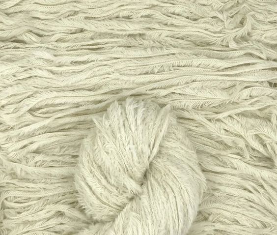 Sample Skein Plumita – 120 yards